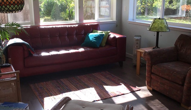 Beautiful River Valley Guesthouse - Monthly Rental Discounts!