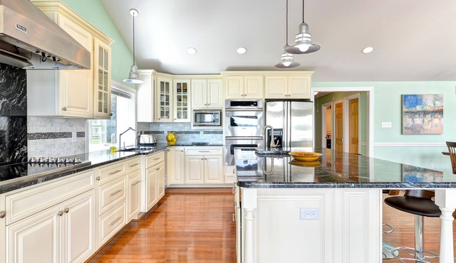 Beautiful Riverfront Home. With dock, kayaks, paddle board. Magnificent views.