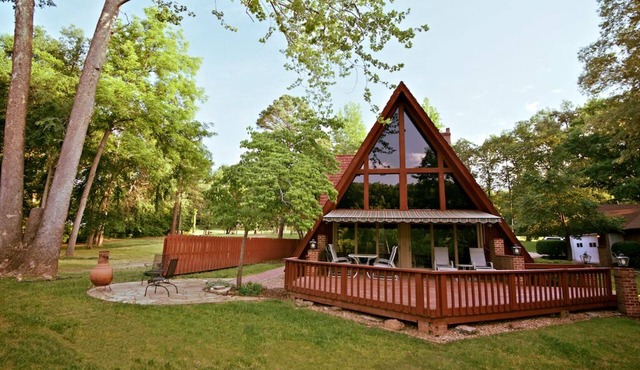 Beautiful Riverfront Location. Great Fishing. Wonderful Accommodations.