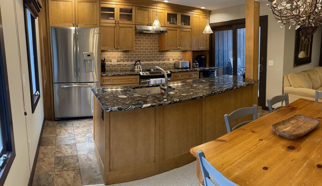 Beautiful riverfront condo with deck near Mad River Glen & Sugarbush