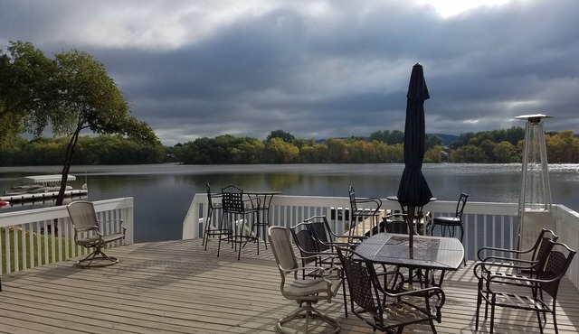 Beautiful Riverside Beach House with private dock/beach frontage