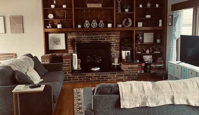 Beautiful Riverview 2 bdr home