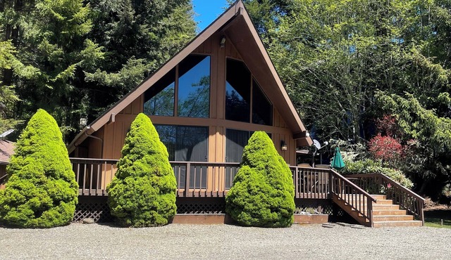 Beautiful Road Access House with dock