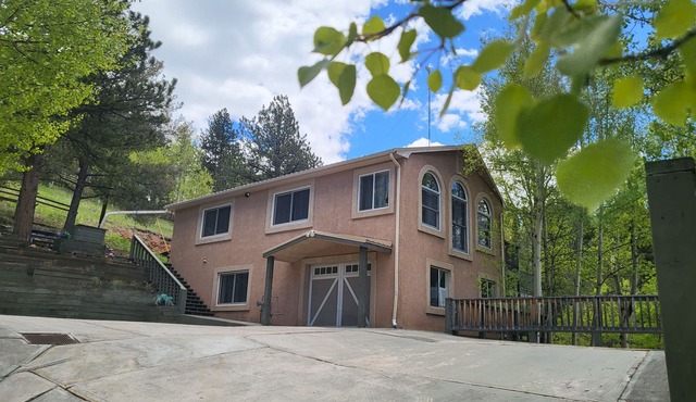 Beautiful Rocky Mountain Home with Views near Cripple Creek on 1 acre.