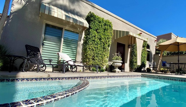 Beautiful & Romantic Downtown Private Pool & Spa. Amazing Westerly facing views