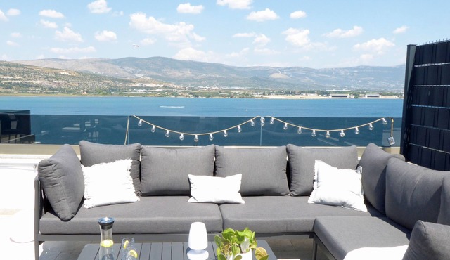 Beautiful Rooftop Apartment with balcony, terrasse and an amazing sea view