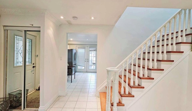 Beautiful Room in central North York Centre next subway station and free parking