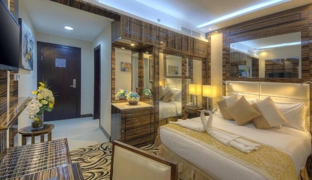Beautiful Room Near Sharaf Dg Metro By E R