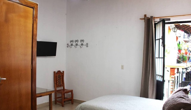 Beautiful room TURQUEZA with balcony TAXCOMAGICO