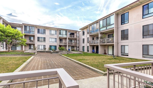 Beautiful room with breathtaking views in Emeryville