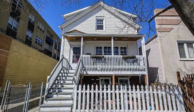 Beautiful Roscoe Village/Hamlin Park 4 bed 3 bath.