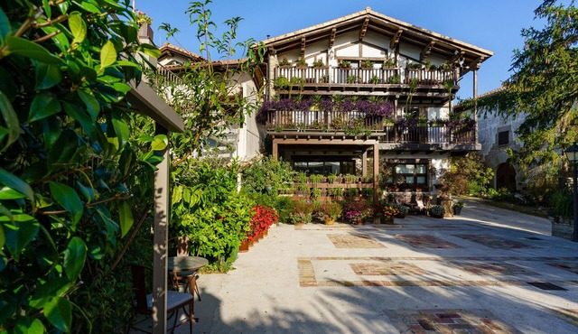 Beautiful rural house with barbecue 10 minutes from Pamplona