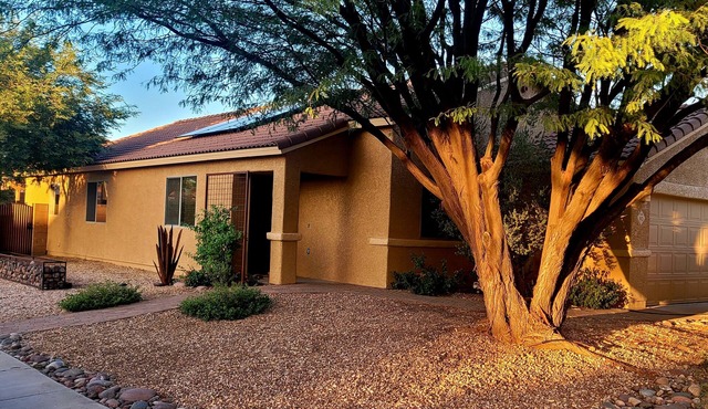 Beautiful Rustic 2 BDR Home in SE Tucson/Corona De Tucson