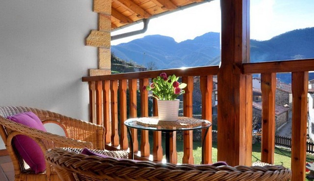 Beautiful Rustic duplex apartment for 6 people