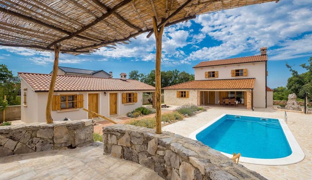 Beautiful rustic holiday house HOJEVICA