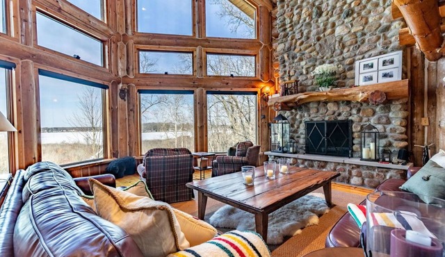 Beautiful Rustic Lakehouse in Michigan, gorgeous views and total relaxation