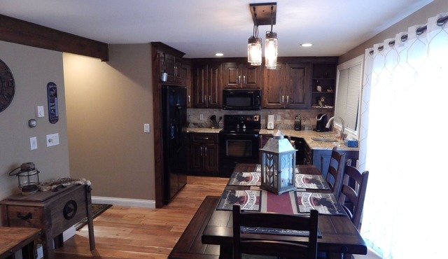 Beautiful Rustic Townhome - Lodge Theme