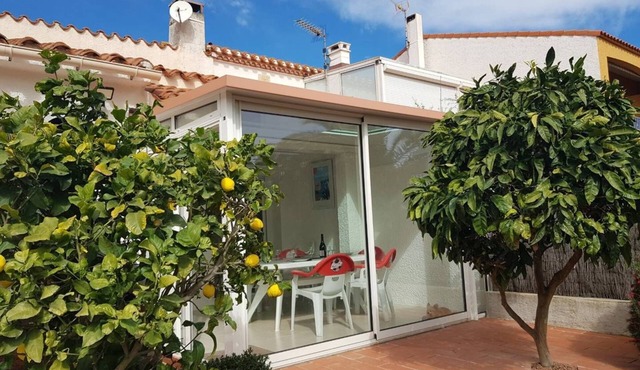 Beautiful single-storey detached villa for 6 people, 90m² -6VPRIV19