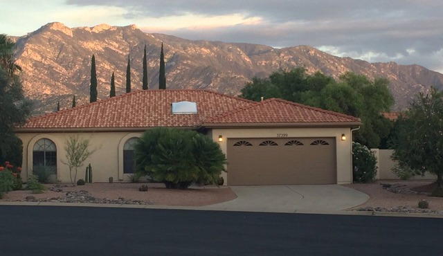 Beautiful SaddleBrooke Home with Panoramic Mountain Views.