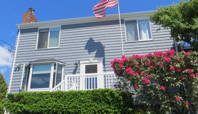 Beautiful Sand Hill Cove Home on the Hill