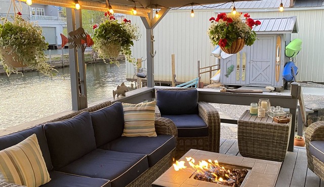 Beautiful Sandusky Bay house with private lagoon for swimming, kayaking ,boating