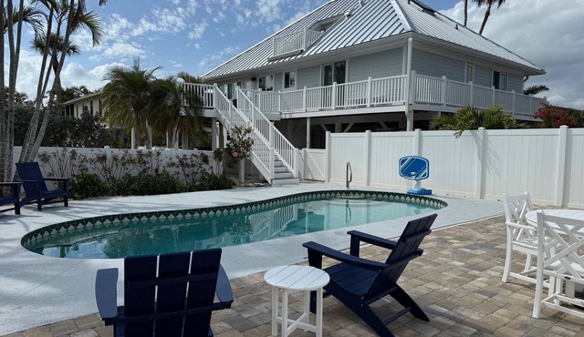 Beautiful Sanibel Island home with private pool in the Dunes golf community