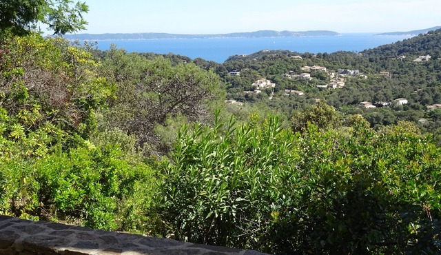 beautiful sea views - islands of Hyeres - private beaches - near Lavandou