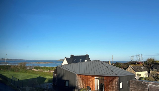 Beautiful sea views, modern, quality accommodation, 100 m from the beach!