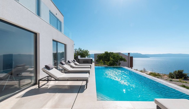 Beautiful sea view villa