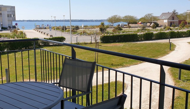 beautiful sea view apartment in Concarneau aux Sables blancs, shared swimming pool
