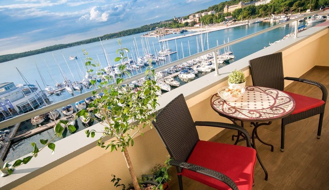 Beautiful Sea View Apartment Pula