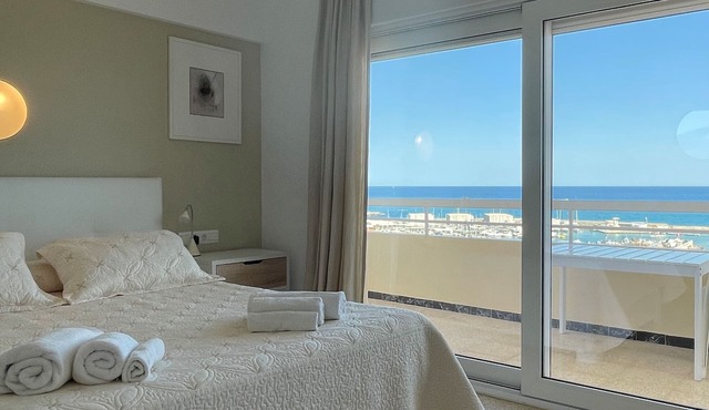 Beautiful sea view from all rooms, communal swimming pool/tennis