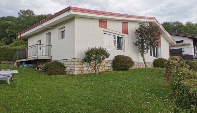 Beautiful sea views in apartment with garden in Hondarribia