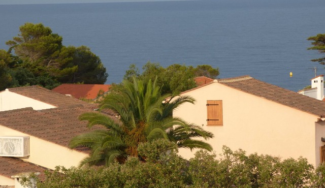 Beautiful Sea View – Terrace (Loggia) – 300 m from the Beach – Near Shops Wi-Fi
