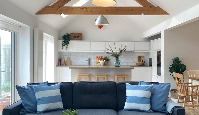 Beautiful Seaside Cottage 1 minute from the beach - The Tides