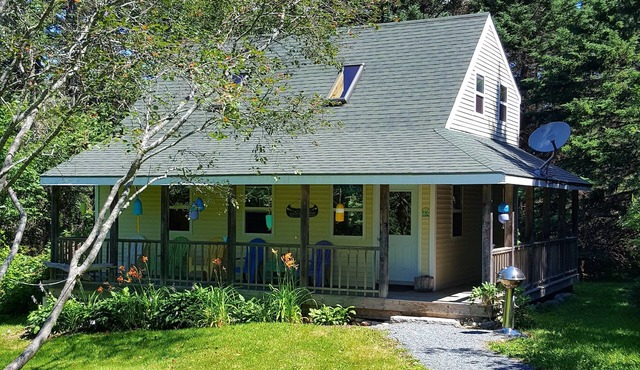 'Beautiful Secluded Coastal Maine Island cottage Rental' Four Season