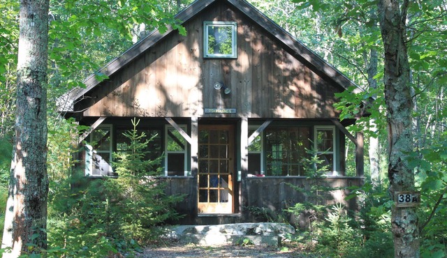 Beautiful secluded property on Taunton Bay - Charming cottage - Pets welcome