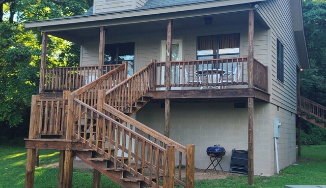 Beautiful Secluded Cabin on the White River