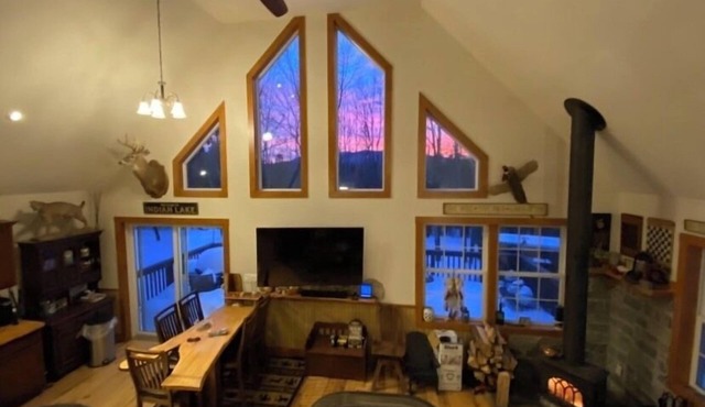 Beautiful Secluded Adirondack Chalet Just Outside Of Town