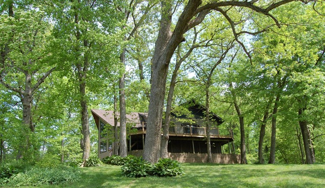Beautiful, secluded, waterfront house on Lake Delhi in Iowa.