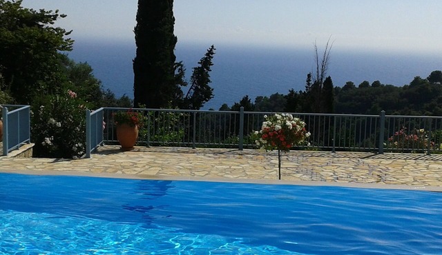 Beautiful see view villa with infinity pool