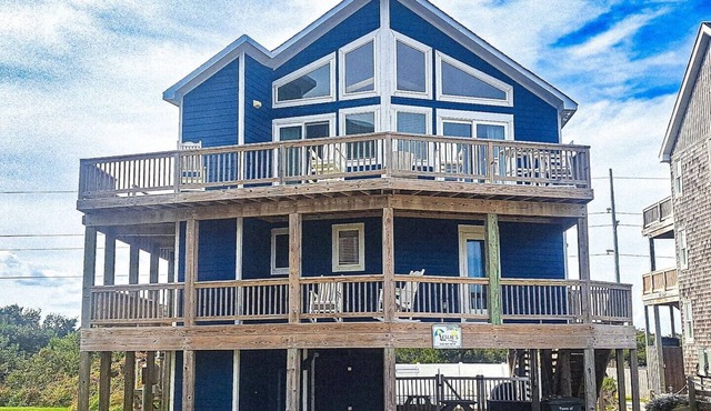 Beautiful Semi-of in S. Nags Head. Private Pool, Elevator, Pets OK, Great ocean views and short w.