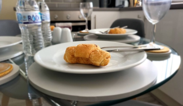 Beautiful serviced flat with parking & free Wi-Fi