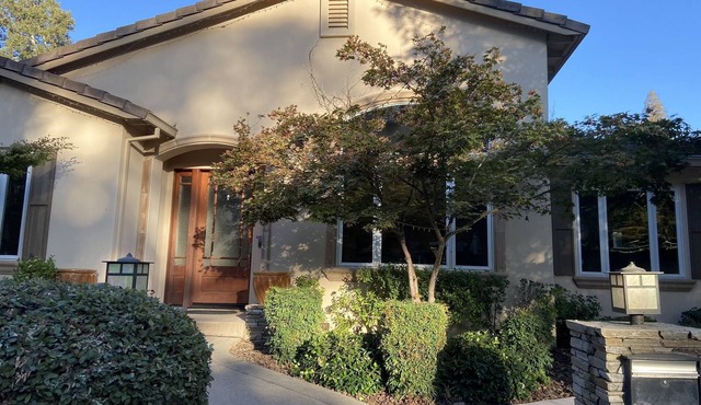 Beautiful Sierra Oaks Home - Perfect for Families