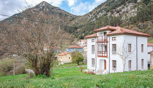 Beautiful, simple and cozy cottage in Narganes, Asturias. From here you have a breathtaking view of