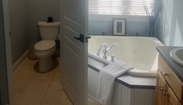 Beautiful single-family home near the South River with private pool and hot tub