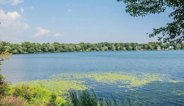 Beautiful Single Family house on Warwick Pond, Warwick, RI