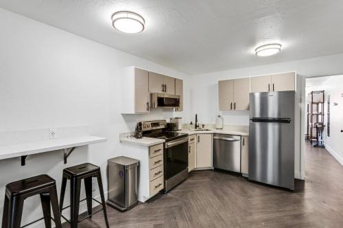 Beautiful Ski-in Ski-out Condo Located On The Eagle Point Resort! condo