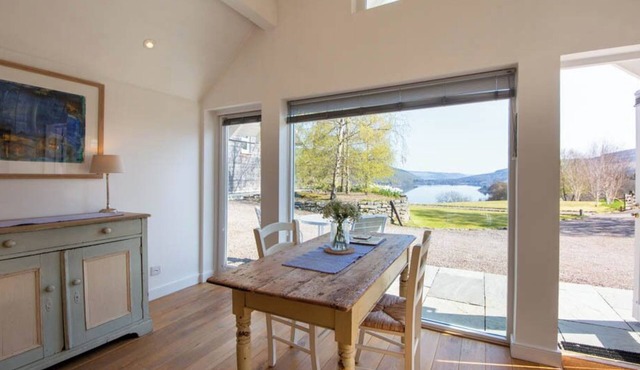 Beautiful Sky Cottage overlooking Loch Tay