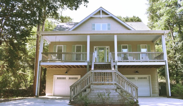 Beautiful Sound Side Home w/Private Beach Access (Hawthorne Haven)